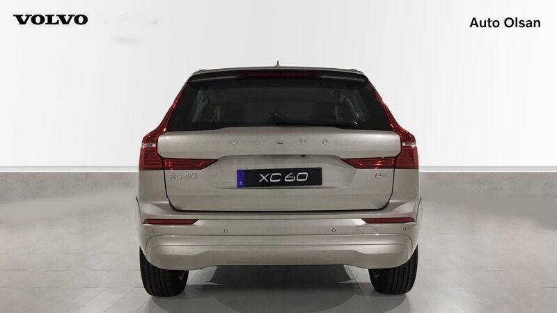 Usado Volvo XC60 Core 197 CV (144 kW) 2023 Beige SUV