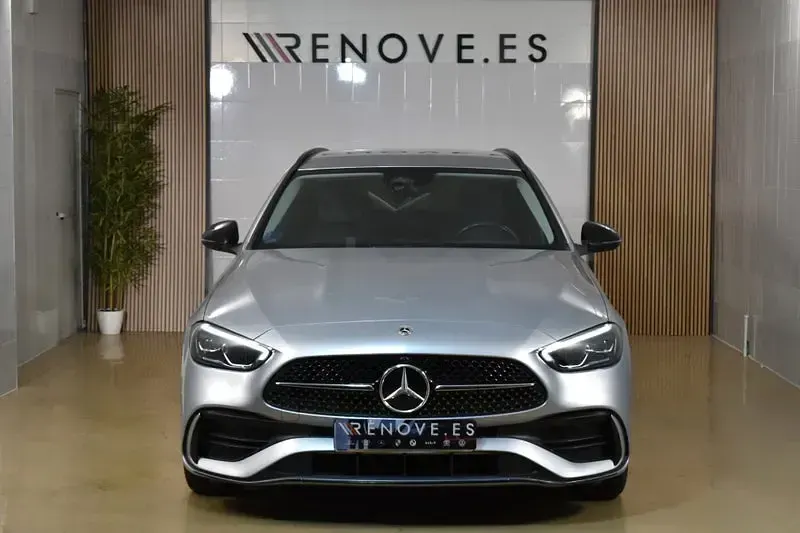 Usado Mercedes C300e 313 CV (230 kW) 2023 Gris / plata Familiar
