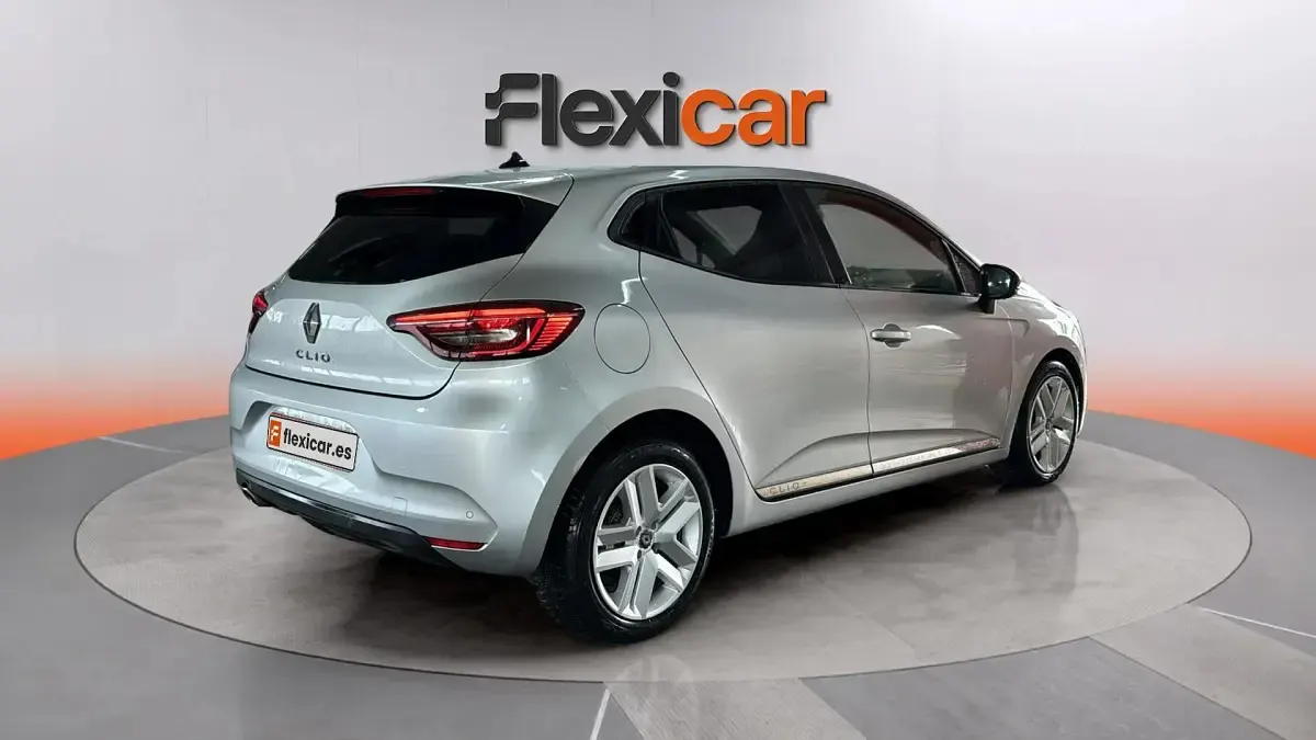 Usado Renault Clio V Business 90 CV (66 kW) 2021 Gris Berlina