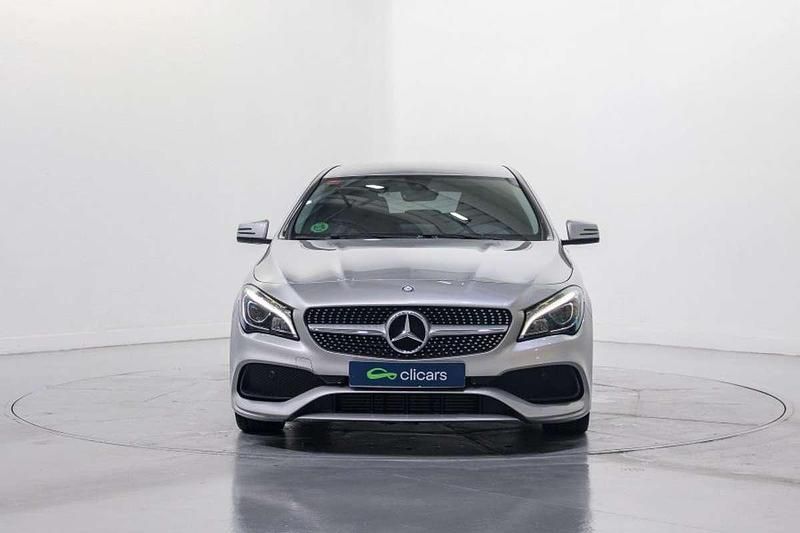 Usado Mercedes CLA200 Shooting Brake 136 CV (100 kW) 2017 Gris Familiar