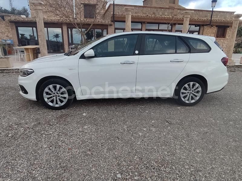Usado Fiat Tipo Lounge 95 CV (69 kW) 2020 Blanco Familiar