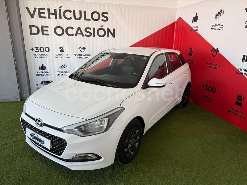 Blanco Usado 2017 Hyundai i20 Active Berlina | 10.490 € (Precio justo) - Imagen 1/4