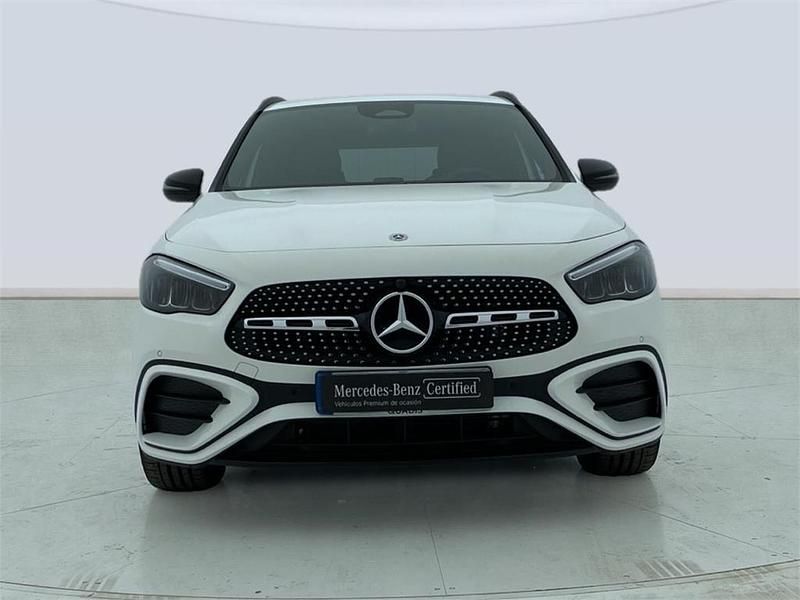 Usado Mercedes GLA200 150 CV (110 kW) 2025 Blanco polar SUV