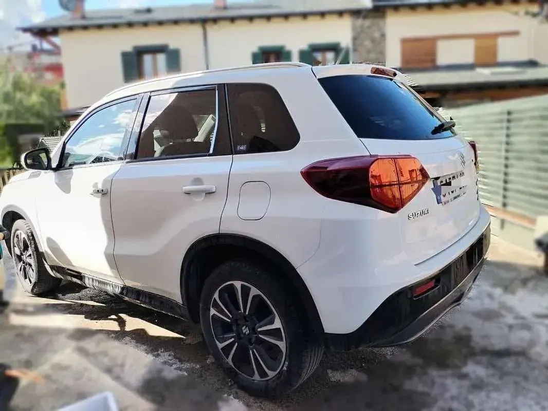 Usado Suzuki Vitara GLX 129 CV (94 kW) 2020 Blanco SUV