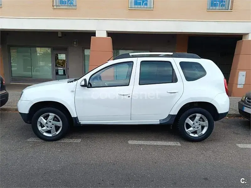 Usado Dacia Duster Lauréate 110 CV (80 kW) 2013 Blanco SUV