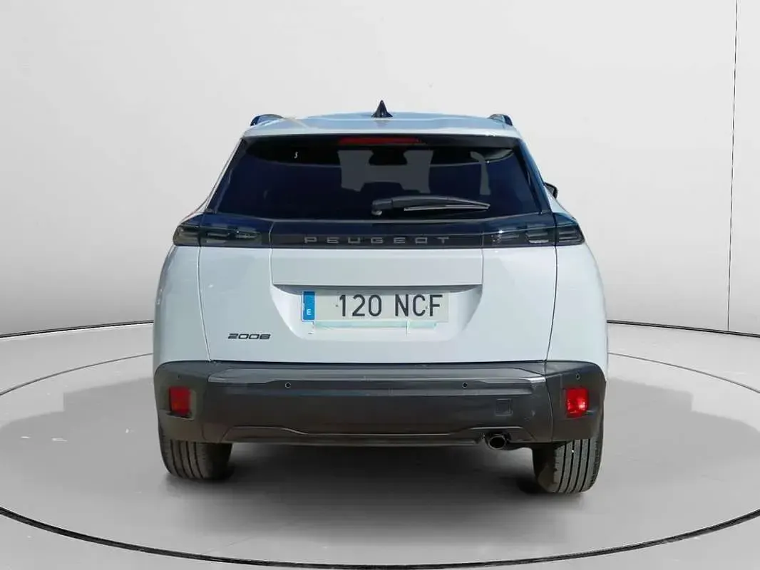 Usado Peugeot 2008 Allure 102 CV (75 kW) 2025 Blanco SUV