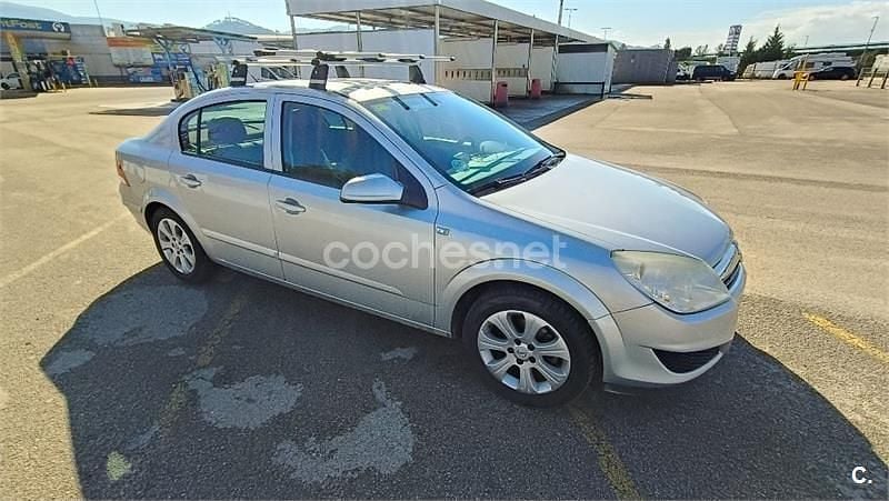 Gris / plata Usado 2008 Opel Astra Enjoy Berlina | 3500 € (Buen precio) - Imagen 1/4