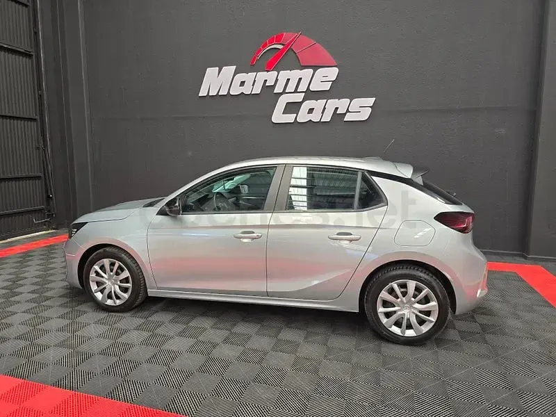 Usado Opel Corsa Edition 100 CV (73 kW) 2024 Gris Utilitario
