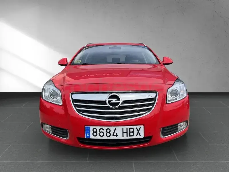 Usado Opel Insignia Sport 160 CV (117 kW) 2011 Rojo Familiar