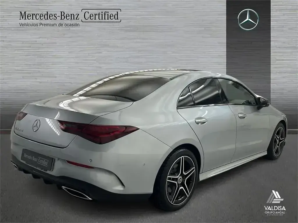 Usado Mercedes CLA200 163 CV (119 kW) 2025 Gris Coupe