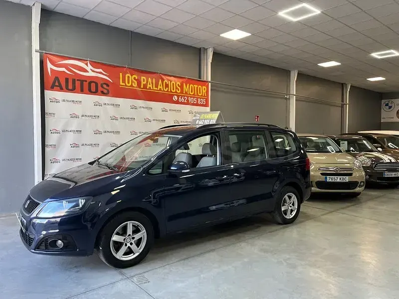 Usado Seat Alhambra Ecomotive 140 CV (102 kW) 2015 Azul Monovolumen