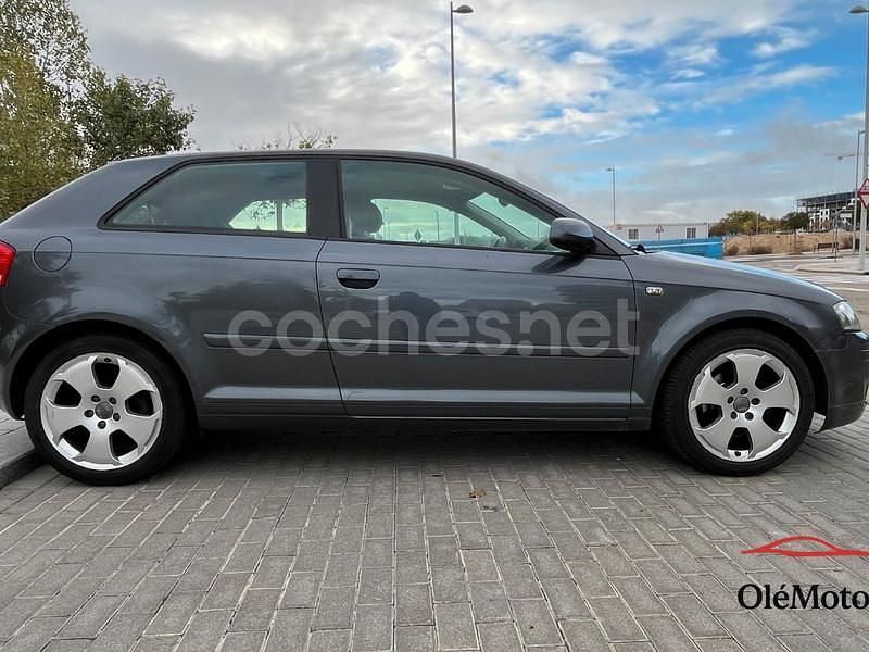 Usado Audi A3 105 CV (77 kW) 2007 Gris / plata Berlina