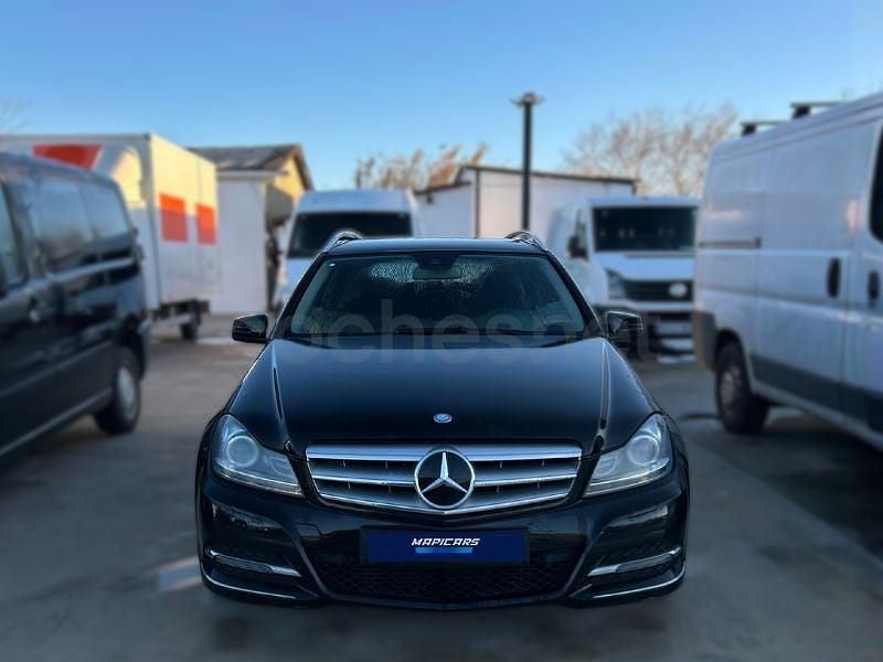 Usado Mercedes C200 Elegance 136 CV (100 kW) 2012 Negro Familiar