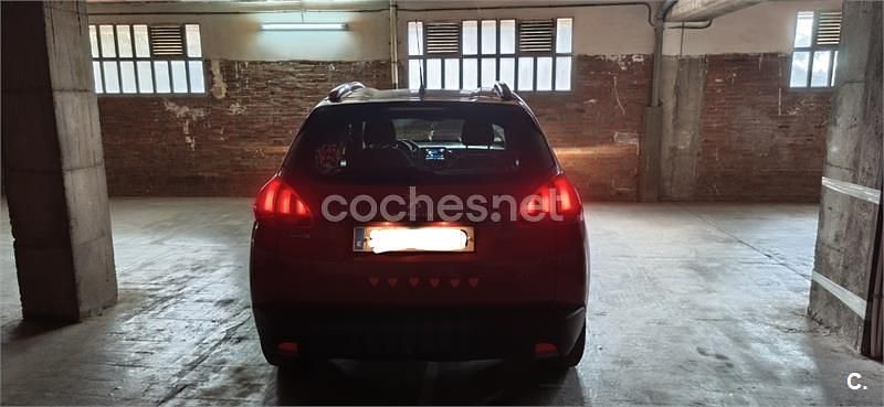 Usado Peugeot 2008 Style 82 CV (60 kW) 2019 Rojo SUV