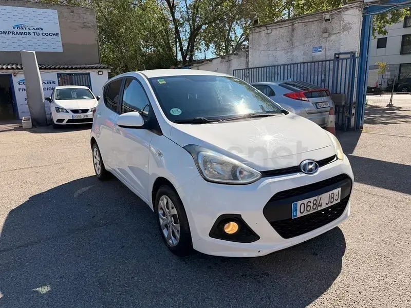 Usado Hyundai i10 66 CV (48 kW) 2014 Blanco Utilitario