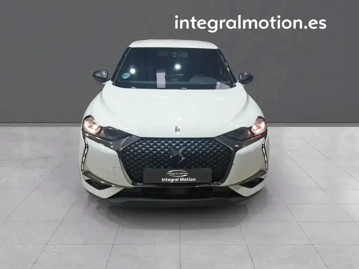 Usado DS Automobiles DS3 Crossback So Chic 110 CV (80 kW) 2021 Blanco SUV