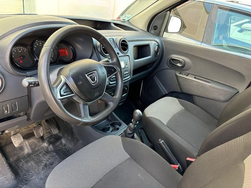 Usado Dacia Dokker Essentiel 95 CV (69 kW) 2021 Blanco Monovolumen