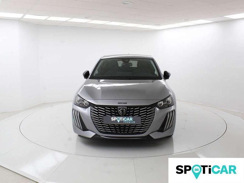 Usado Peugeot 208 Allure 101 CV (74 kW) 2024 Gris Utilitario