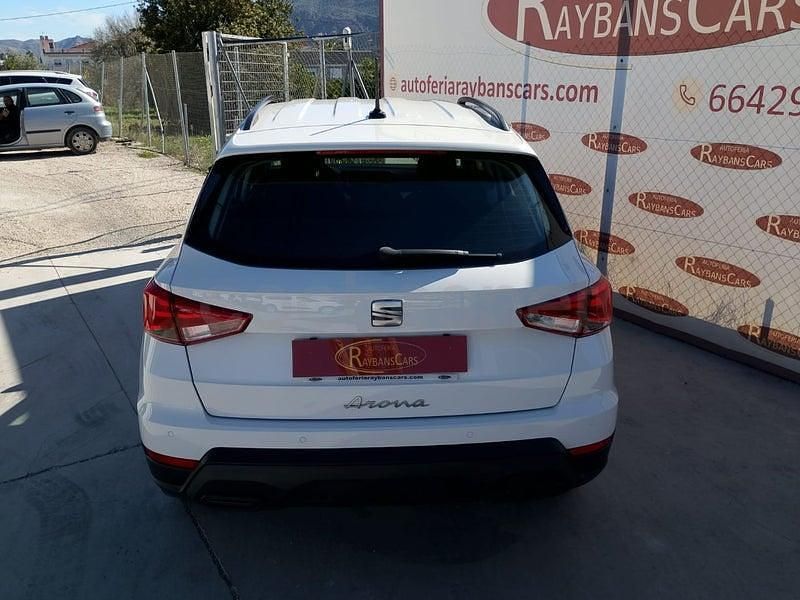 Usado Seat Arona Reference 95 CV (69 kW) 2021 Blanco SUV