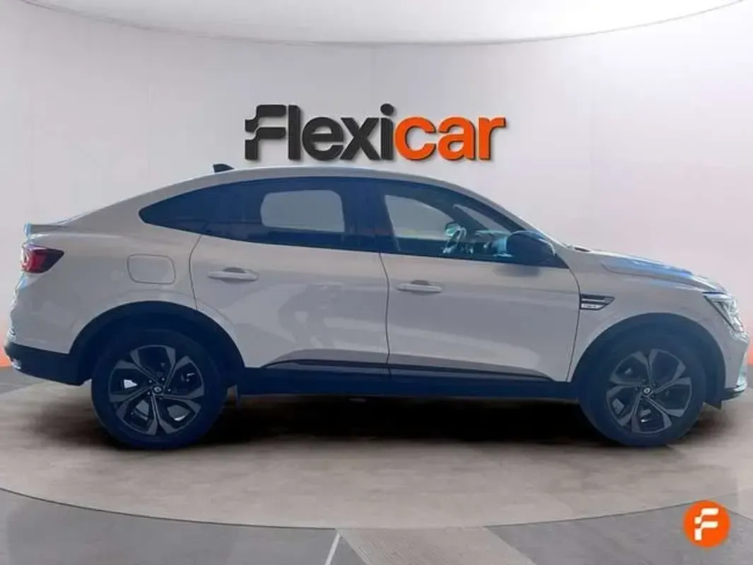 Usado Renault Arkana RS Line 160 CV (117 kW) 2023 Blanco SUV