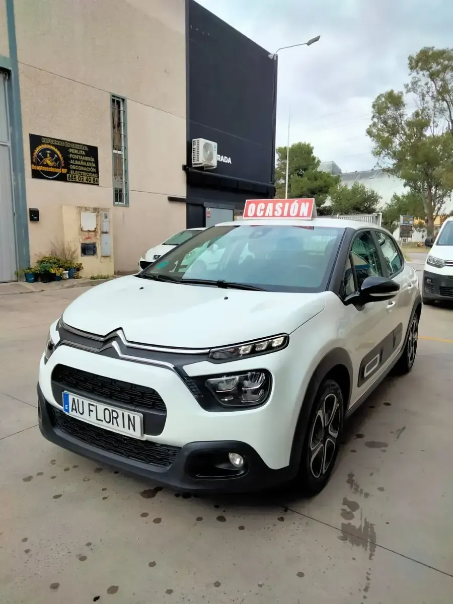 Usado Citroën C3 Feel 102 CV (75 kW) 2022 Blanco Utilitario