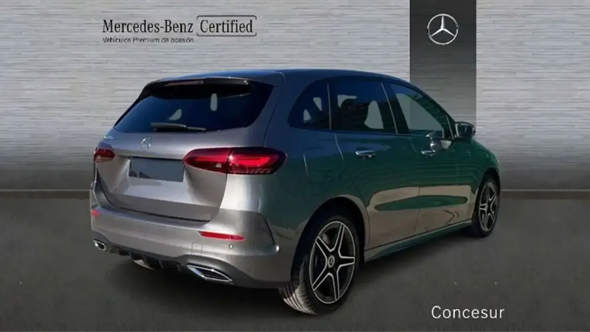Usado Mercedes B200 136 CV (100 kW) 2024 Gris Utilitario