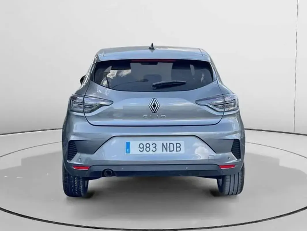 Usado Renault Clio Evolution 101 CV (74 kW) 2025 Gris Utilitario