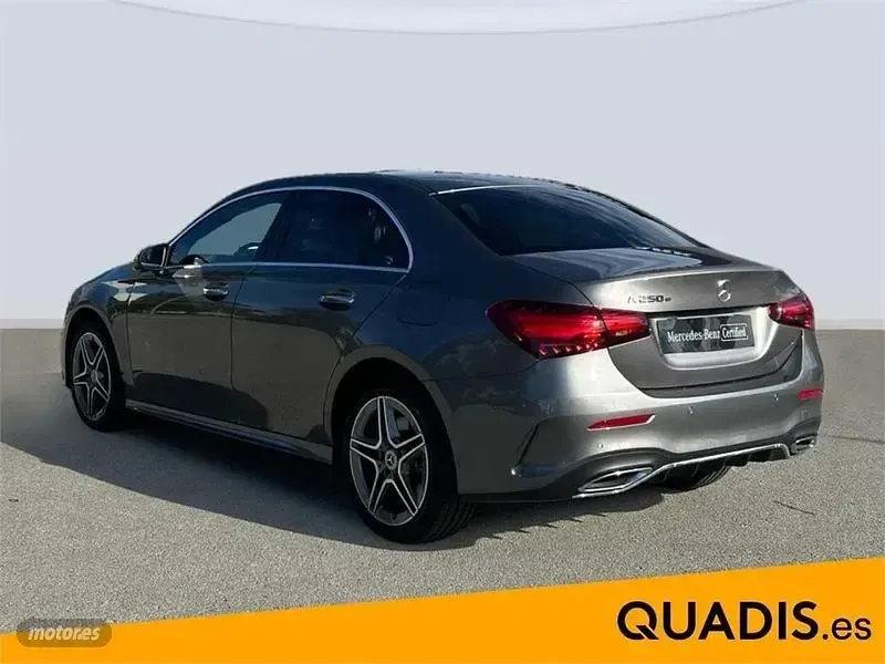 Nuevo Mercedes A250 218 CV (160 kW) 2025 Plateado Berlina