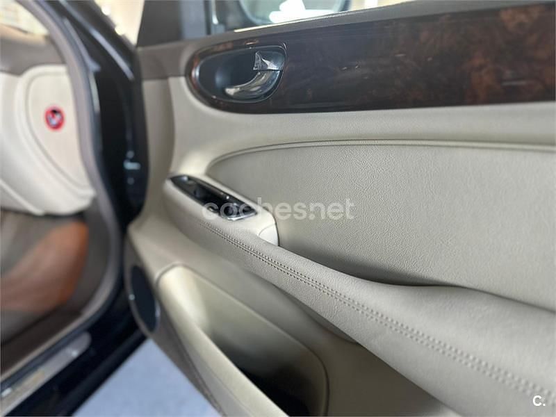 Usado Jaguar XJR 395 CV (290 kW) 2006 Negro Berlina