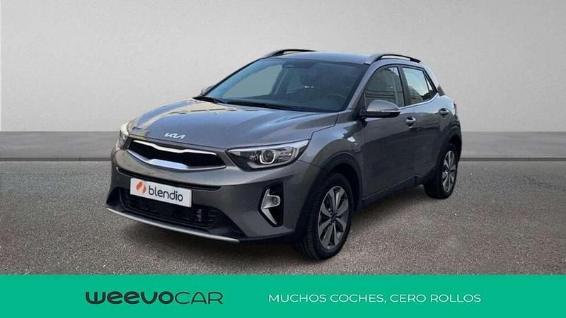 Gris Usado 2024 Kia Stonic SUV | 17.991 € (Precio justo) - Imagen 1/4
