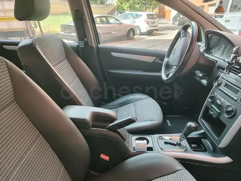 Usado Mercedes A180 Avantgarde 109 CV (80 kW) 2007 Negro Monovolumen