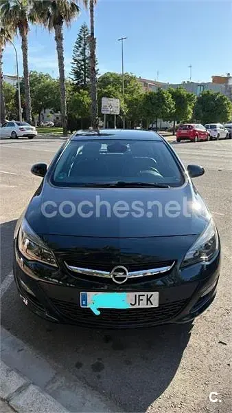 Usado Opel Astra Selective 110 CV (80 kW) 2015 Verde Berlina