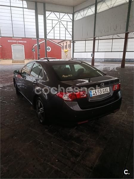 Usado Honda Accord Elegance 150 CV (110 kW) 2010 Gris / plata Berlina