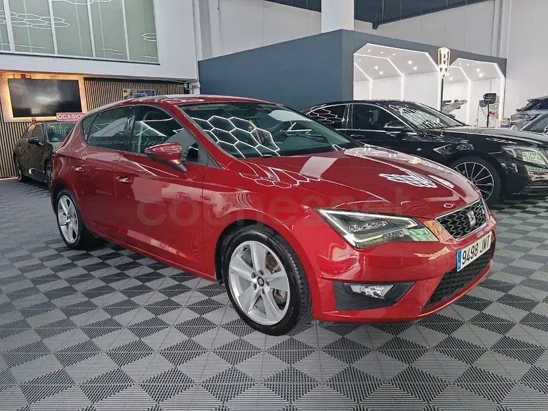 Usado Seat Leon FR 125 CV (91 kW) 2016 Granate Berlina