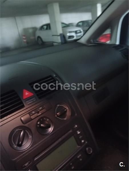 Gris / plata Usado 2004 VW Touran Conceptline Monovolumen | 3500 € (Precio justo) - Imagen 1/4