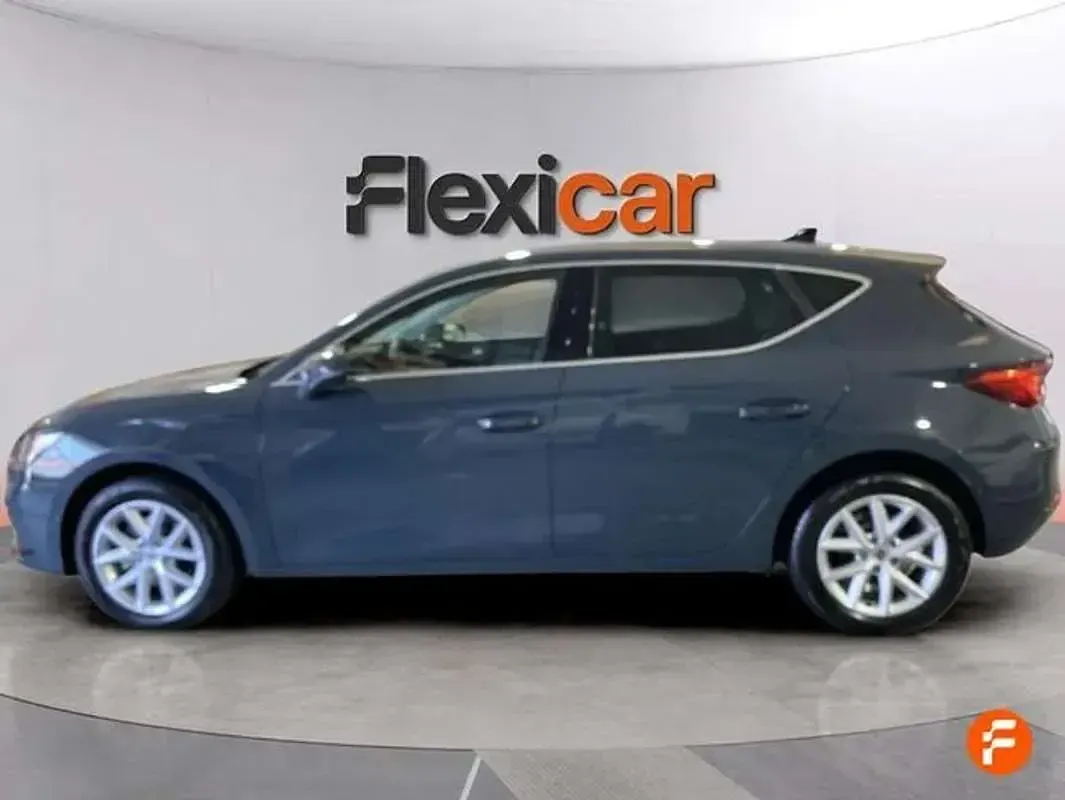 Usado Seat Leon FR 116 CV (85 kW) 2025 Gris Berlina
