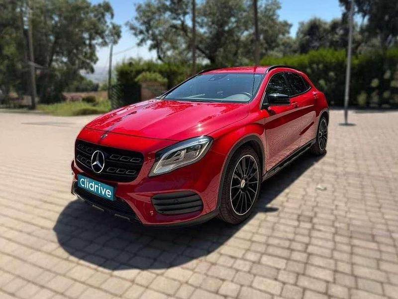 Usado Mercedes GLA200 156 CV (114 kW) 2019 Rojo SUV