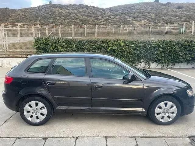 Usado Audi A3 Attraction 125 HP (91 kW) 2009 Cinzento Citadino