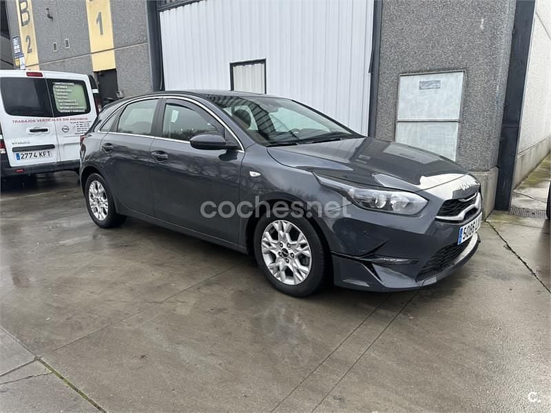 Gris / plata Usado 2022 Kia Ceed Utilitario | 12.999 € (Super precio) - Imagen 1/4