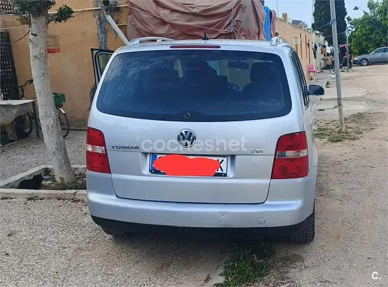 Usado VW Touran Edition 105 CV (77 kW) 2005 Gris / plata Monovolumen