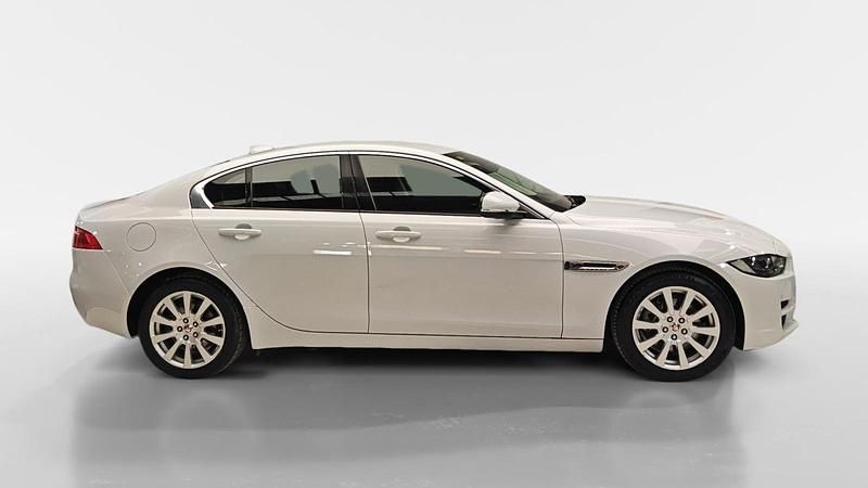Usado Jaguar XE Pure 180 CV (132 kW) 2016 Berlina