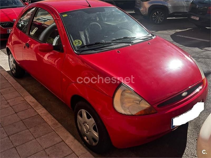 Usado Ford Ka 70 CV (51 kW) 2004 Rojo Utilitario
