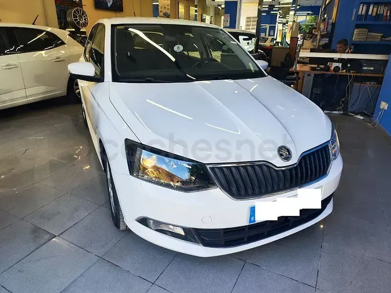 Usado Skoda Fabia Ambition 95 CV (69 kW) 2018 Blanco Berlina