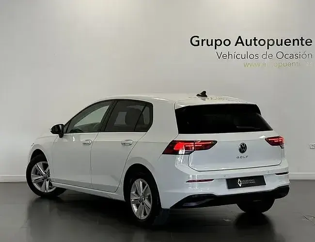 Usado VW Golf VIII 115 CV (84 kW) 2022 Blanco Berlina