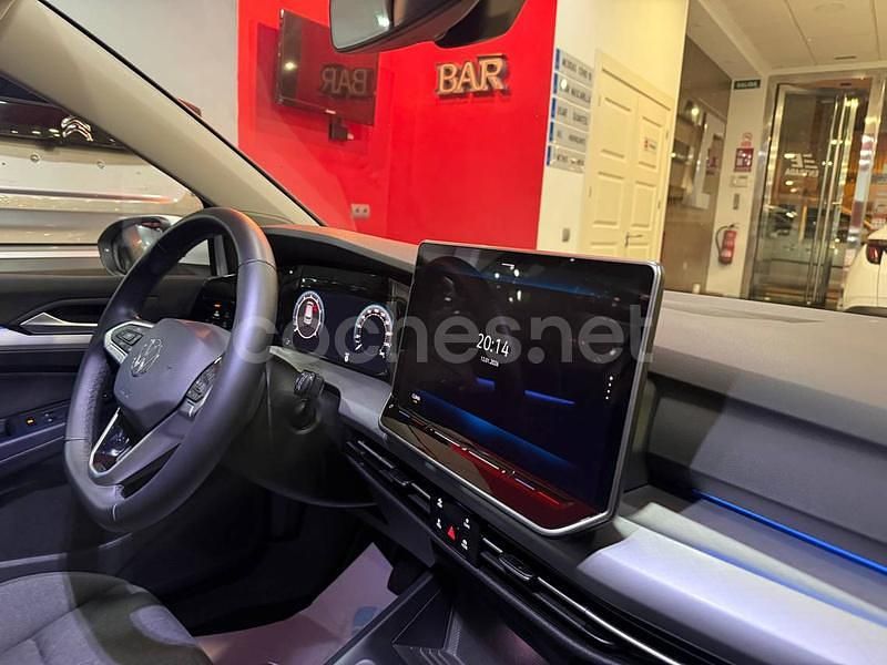 Usado VW Golf VIII 116 CV (85 kW) 2025 Blanco Berlina