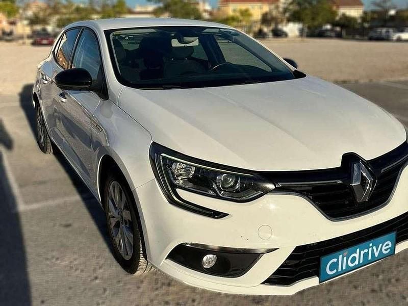 Usado Renault Mégane IV LIMITED 116 CV (85 kW) 2019 Blanco Utilitario