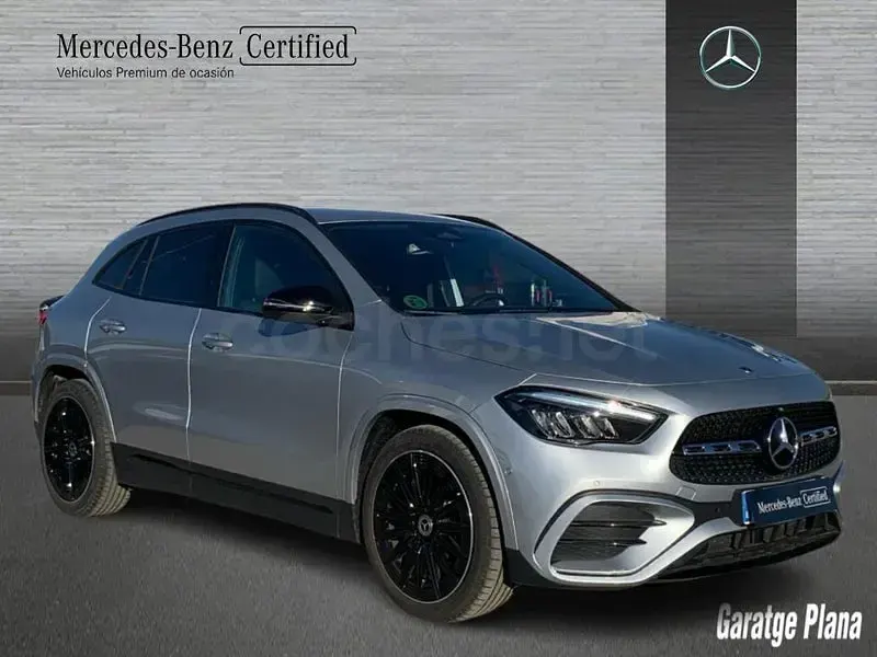 Begagnad Mercedes GLA200 150 HK (110 kW) 2024 Grå SUV