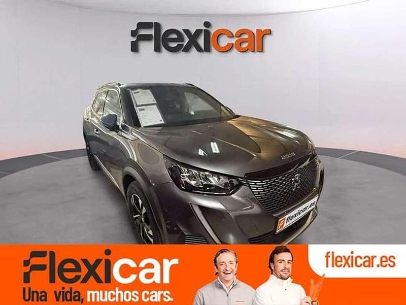 Usado Peugeot 2008 Active 101 CV (74 kW) 2023 Gris SUV