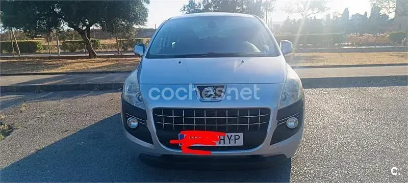 Usado Peugeot 3008 Active 115 CV (84 kW) 2012 Gris / plata Familiar