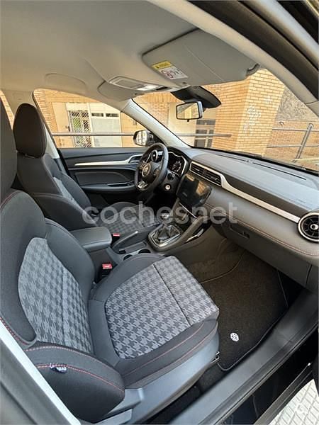 Usado MG ZS Comfort 106 CV (77 kW) 2024 Negro SUV